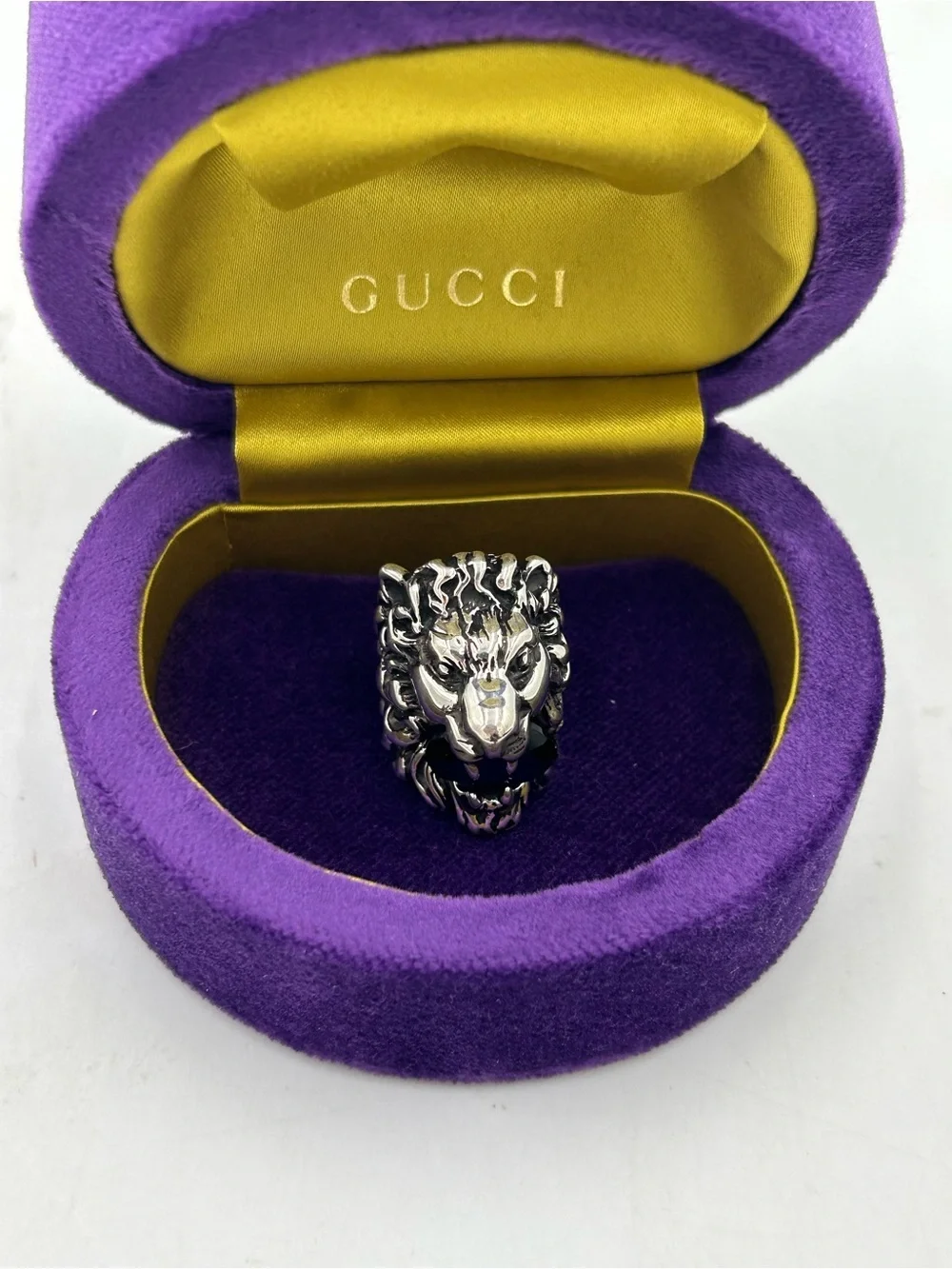 Unisex Gucci Lionhead ring with faceted crystal in mouth size 5 made in Italy